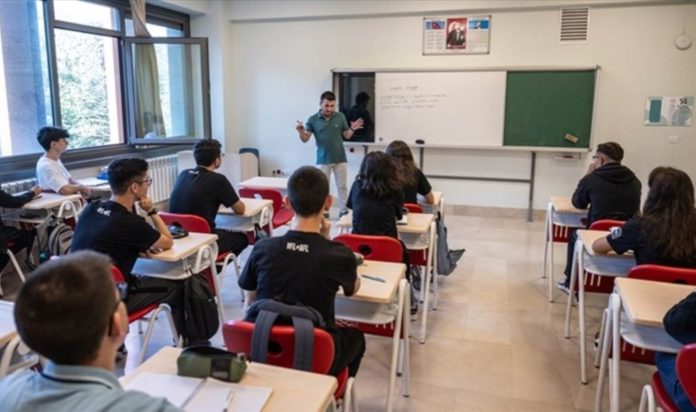 ogretmen-atamalarinda-belirsizlik-suruyor-aYgpOCTT.jpg