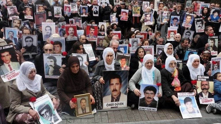 22 kayıp yakınıyla röportaj: ‘Galatasaray Meydanı’nda 1000 Hafta’