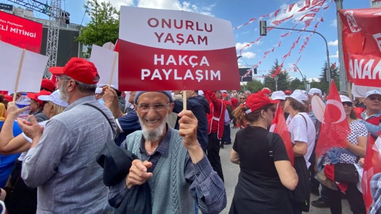 Binlerce emekli Tandoğan Meydanı’nda buluştu