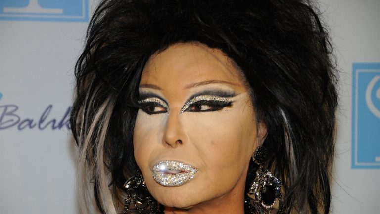 Bülent Ersoy’un vasiyetinde ‘Süleyman Soylu’ ayrıntısı: ‘Burnum düşse yerden almayan senin çocuğun’