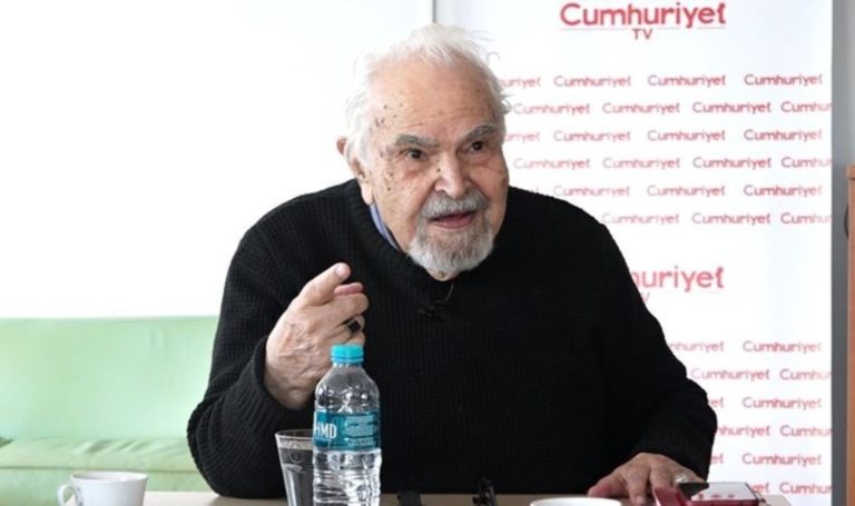 Cumhuriyet yazarlarından Erdal Atabek’e veda