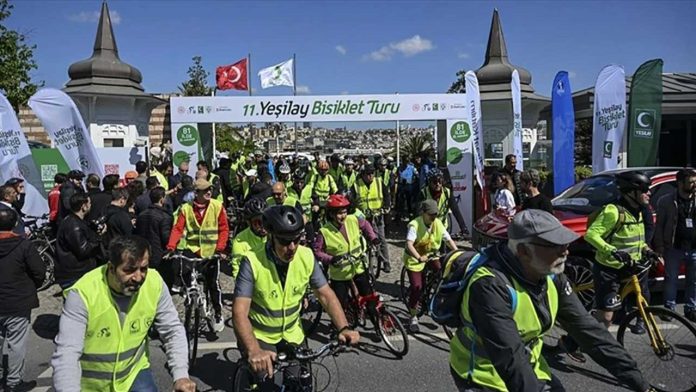 duzcede-11-yesilay-bisiklet-turu-duzenlendi-tSOuAF58.jpg