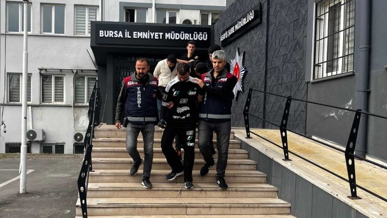 Müstehcen fotoğraf gönderip çocuk istismarı davası ile tehdit ediyorlar