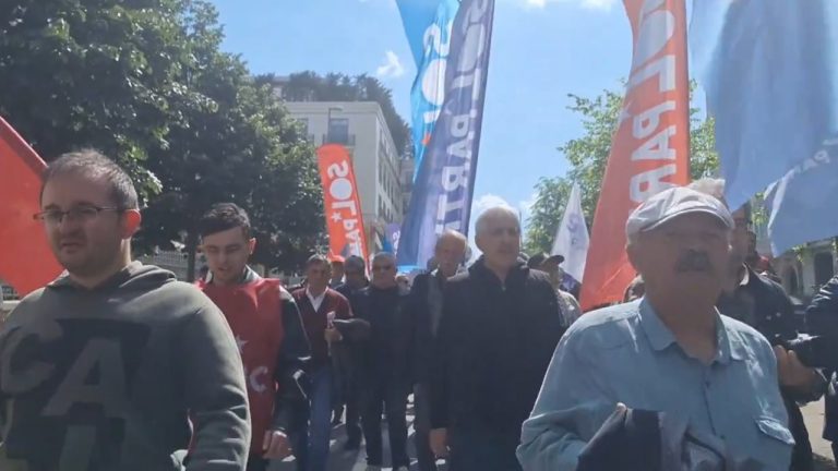 Sol Parti’den bağımsızlık yürüyüşü: ‘NATO üsleri kapatılsın’