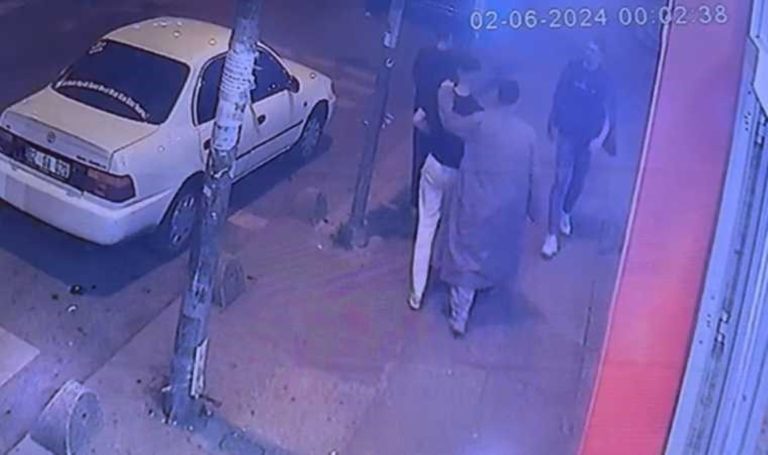 Sultangazi’de sokak ortasındaki tartışma kanlı bitti: 1 ölü, 1 yaralı