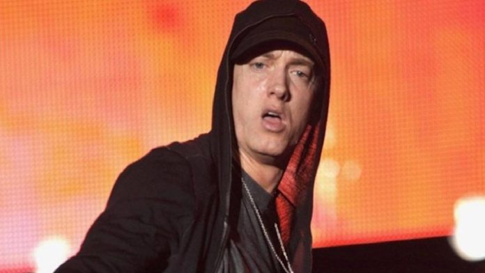 eminem-taylor-swifti-tahtindan-indirdi-RqJApFYd.jpg