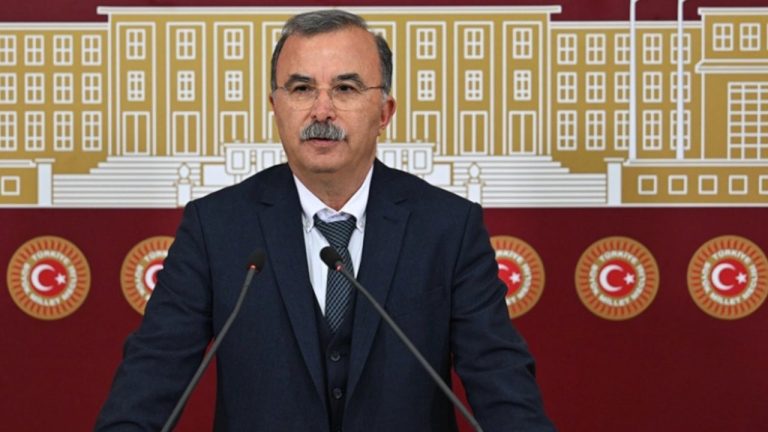 Gazete Duvar’ın ‘Yabancı arkeoloğa yerli koordinatör’ haberi meclis gündeminde