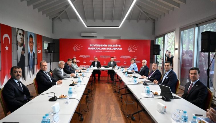 İmamoğlu: Farklı partilerden belediye başkanlarıyla iş birliğine hazırız