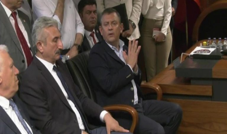 İZSU Genel Müdürü gözaltına alındı… Özgür Özel’den ‘siyaseten mani olmayacağız’ açıklaması