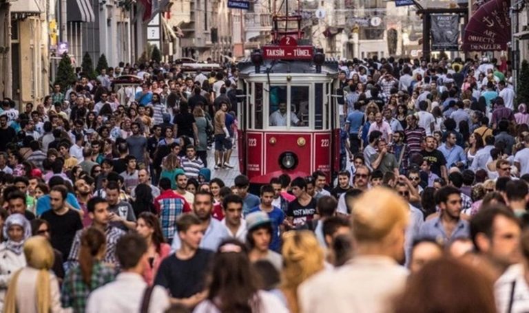 Mevcut projeksiyona göre Türkiye nüfusu 2100’de 50 milyonun altına düşebilir