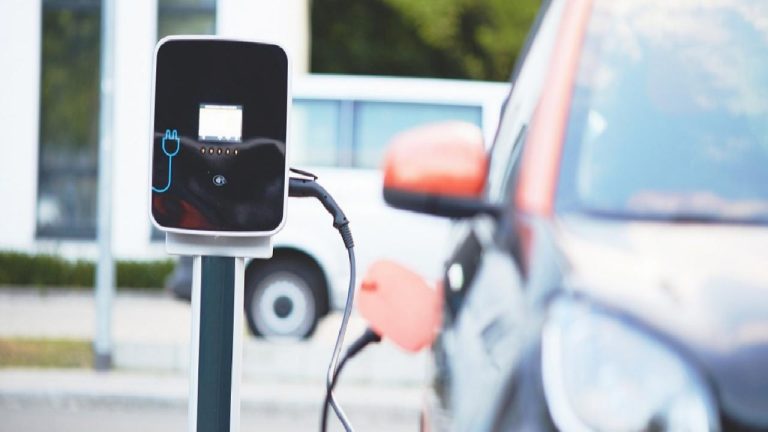 Şarj edilebilir hibrit otomobillere yüzde 30 indirim
