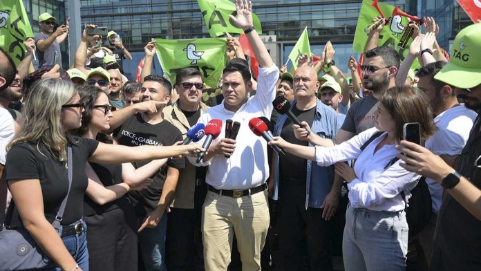 taksiciler-marti-tag-kurucusu-okteme-saldirdi-ibb-gorevlileri-araya-girdi-Rpqrzea3.jpg