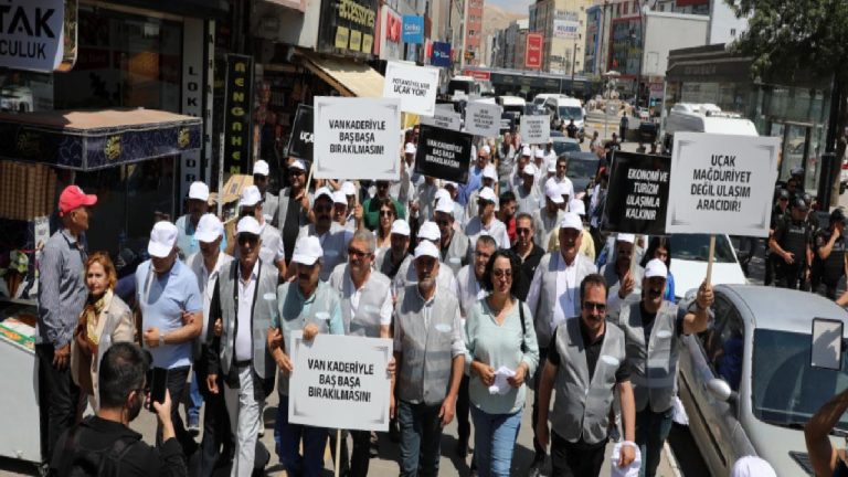 Van TSO, uçak sefer sayılarının yetersizliğini protesto etti