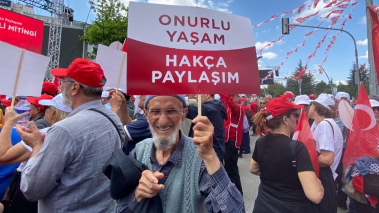 Zam alamayan emekliler perişan: ‘Bazıları dilencilik yapıyor’