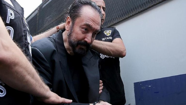 Adnan Oktar davasında 5 hakim ve savcı yargı önüne çıkacak
