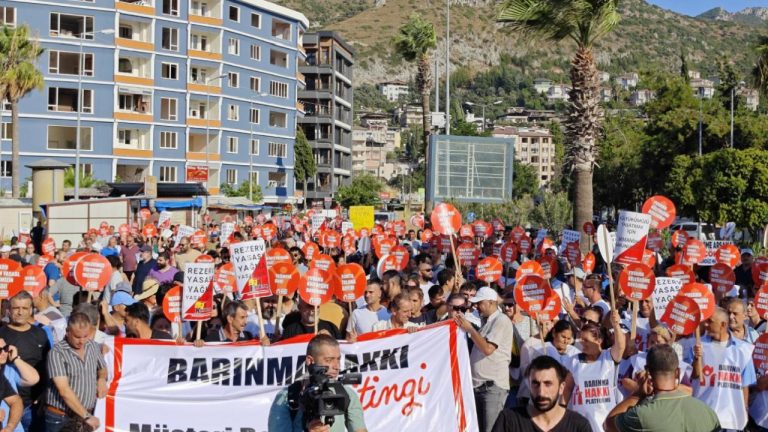 Barınma Hakkı Mitingi’nde Hataylılar: Yerinde dönüşüm istiyoruz
