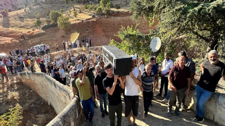 Dersim’de tabutlu HES protestosu 