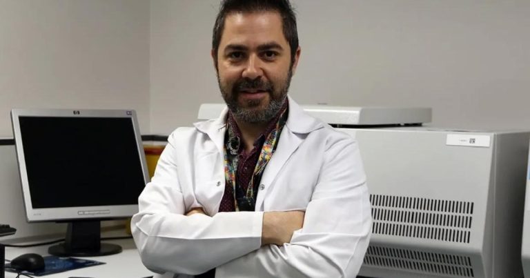 Enfekte kişiyle yakın temas yoluyla insandan insana yayılıyor!