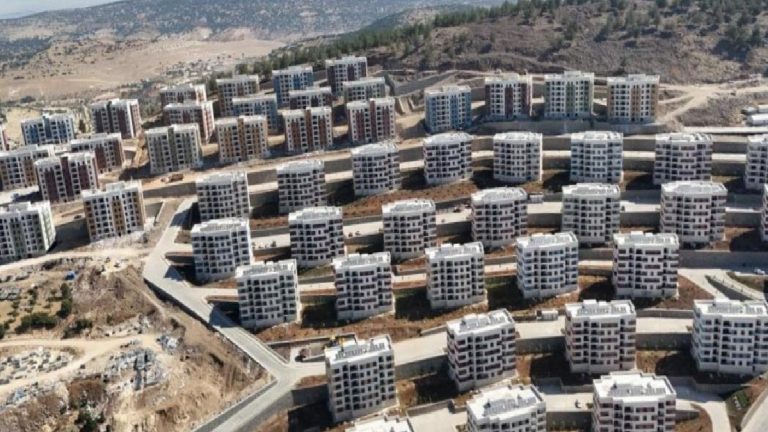 Kilis’te 132 sarsıntı konutu sahiplerine teslim edildi