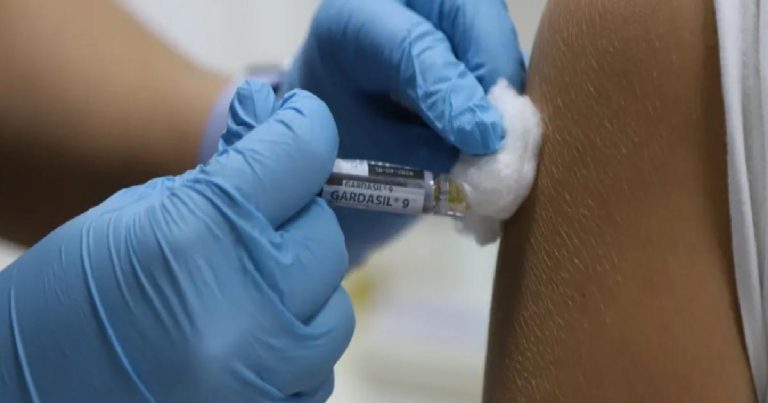 Muğla Büyükşehir’in ücretsiz HPV aşı uygulaması sürüyor