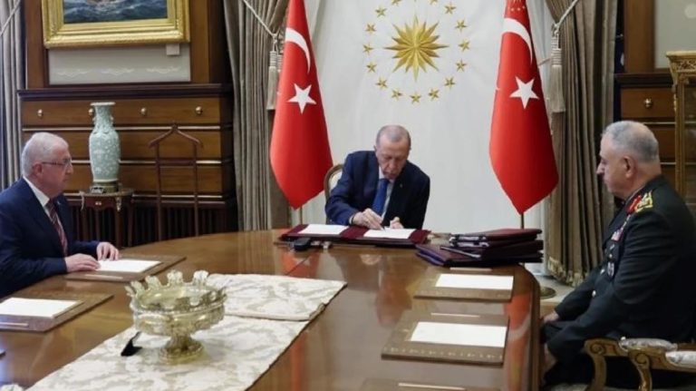 YAŞ kararları açıklandı! 23 general ve amiral bir üst rütbeye yükseltildi