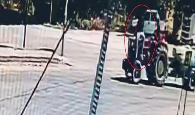 Akılalmaz kaza: Traktör’ün motor kaputunda oturan genç düşerek ezildi