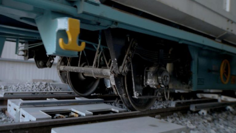 Bakan Uraloğlu: Tren hareket halindeyken muayene edilebilecek