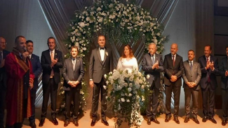 BDDK Başkan Yardımcısı evlendi, banka yöneticileri takı kuyruğuna girdi