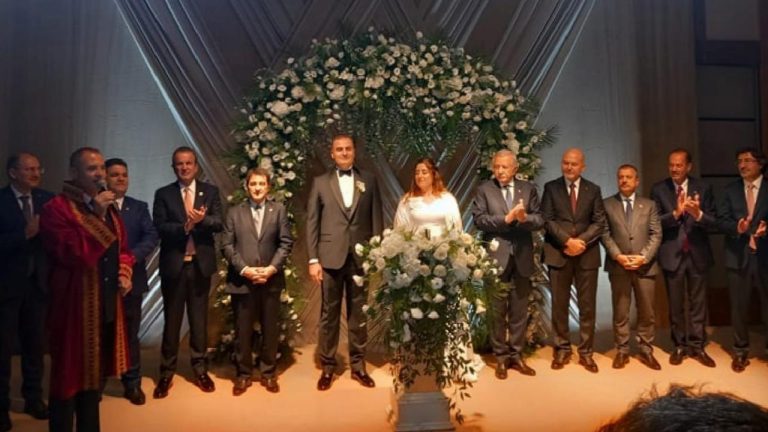BDDK Başkan Yardımcısı evlendi, bankalar takı kuyruğuna girdi