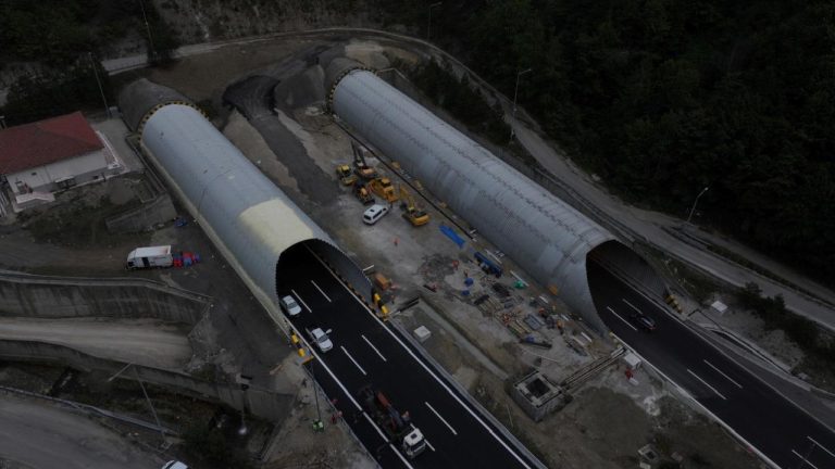 Bolu Dağı Tüneli 38 gün sonra trafiğe açıldı