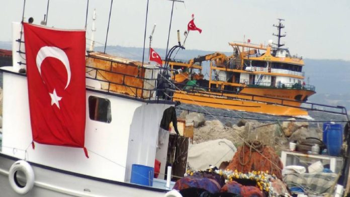 canakkalede-av-sezonu-acildi-yilbasina-kadar-bol-bol-balik-yenecek-9GZPIZJB.jpg
