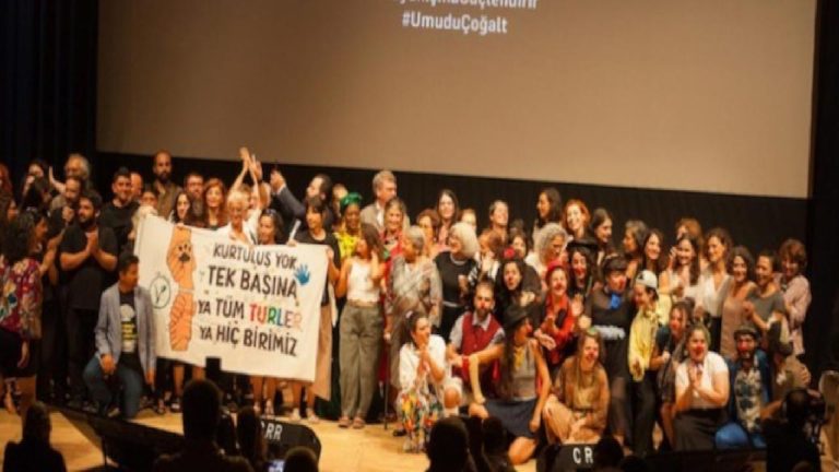 Hrant Dink Ödülü Mor Çatı’ya verildi