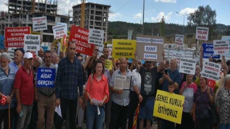 İzmir’de kentsel dönüşüm ‘mağdurları’ yol kapattı