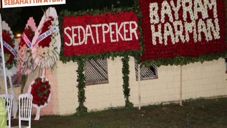Sedat Peker’den MHP’li eski başkanının oğlunun sünnetine çelenk
