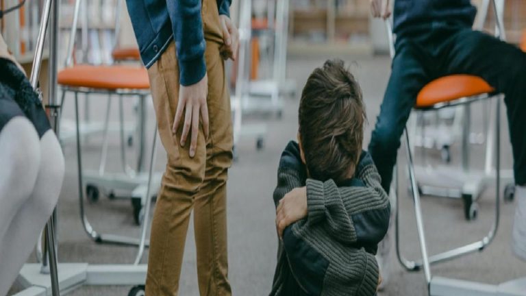 Şiddetin önlenmesi için okullara yönelik projeler yapılacak