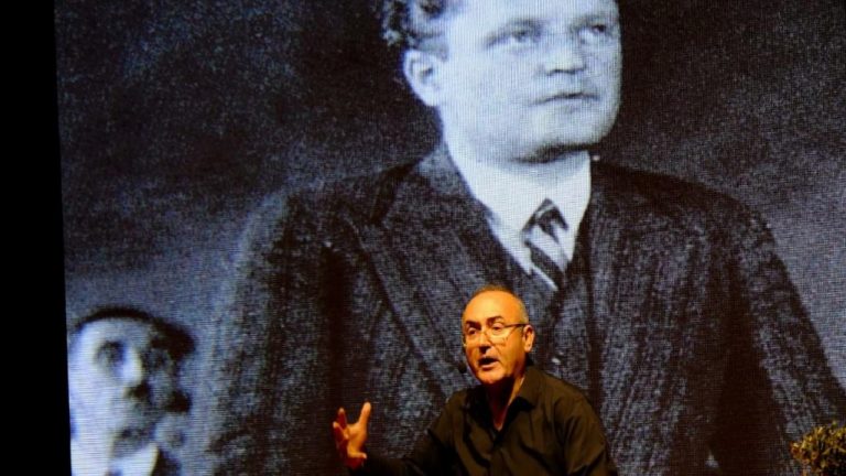 Sunay Akın, Nâzım Hikmet’le ilgili bilinmeyenleri anlattı: İlk şiirler, hapis cezası, Yahya Kemal ile karşılaşma…