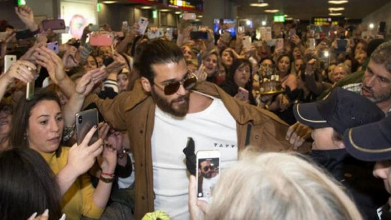 Aslı Turanlı’dan, ‘Can Yaman’a bardak fırlatma’ olayı hakkında açıklama: Aralarındaki ‘gerilim’ iddialarını yalanladı