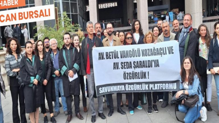 ÇHD’li avukatların duruşmasında arbede