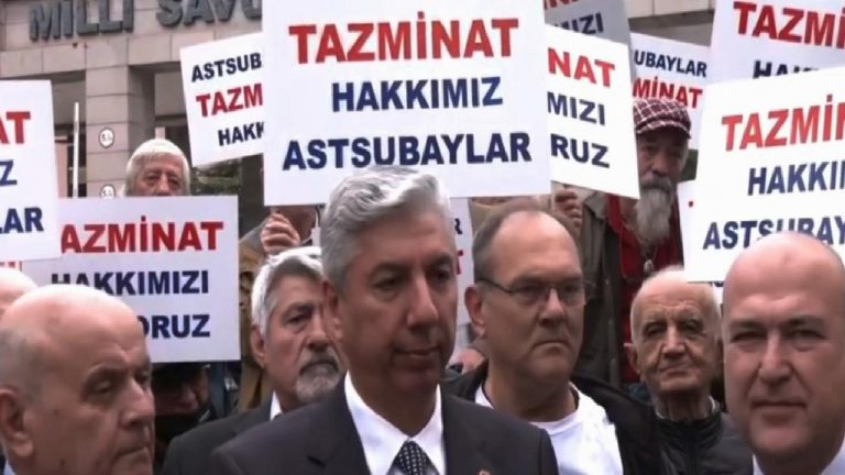 Emekli astsubaylardan MSB önünde açıklama: ‘Sadaka istemiyoruz’