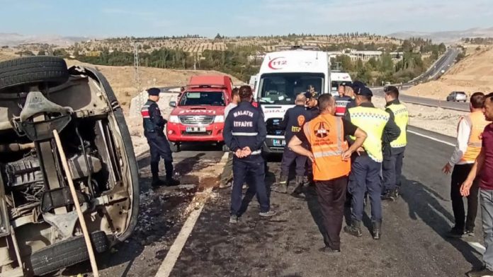 malatyada-minibus-devrildi-17-yarali-LSCtcq8n.jpg