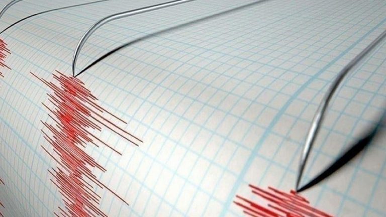 Malatyalılar sokakta sabahladı: Şehir ‘beşik gibi’ sallanıyor, peş peşe depremler yaşanıyor