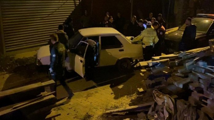 25-kilometrelik-takipten-sonra-yakalandi-polisin-dur-ihtarina-uymayan-ehliyetsiz-surucuye-58-bin-lira-ceza-sucXCc5H.jpg