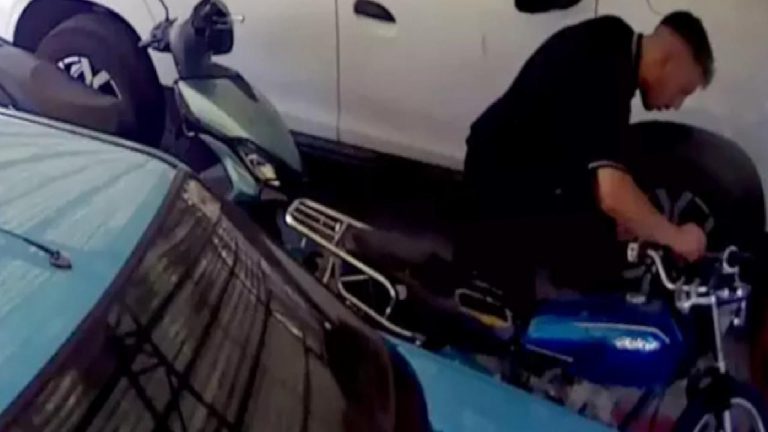 AMATEM’den çıkınca yoldaki motosikleti çaldılar
