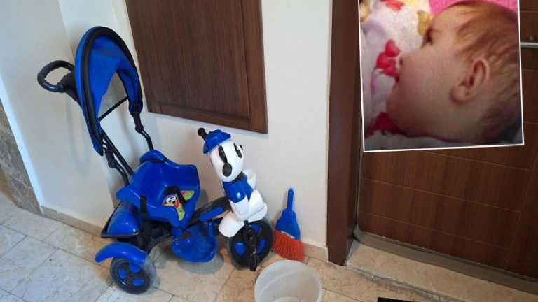 Yataktan düştüğü öne sürülen 3 yaşındaki çocuk öldü, annesi tutuklandı