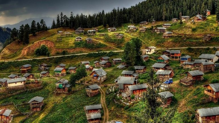 Emekliler hayallerini gerçekleştirmek için akın ediyor, bir kez gideni büyülüyor: Herkes Şavşat’a neden yerleşiyor?