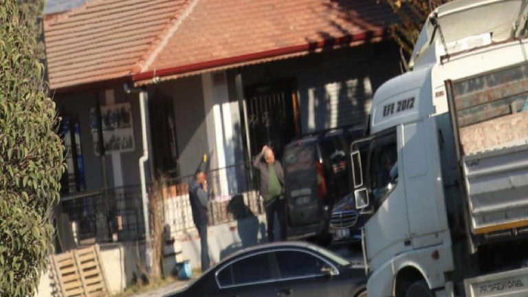 Ürün iadesi tartışmasında iş yeri sahibini öldürüp, yeğenini yaraladı