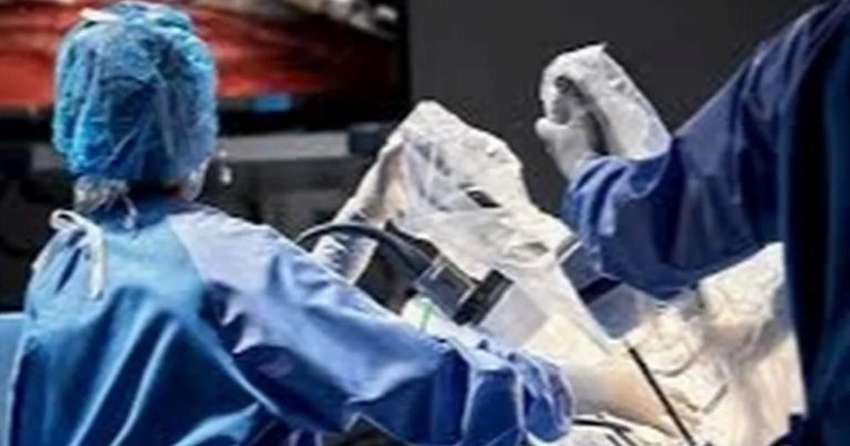 67 yaşındaki kalp hastası robotik cerrahi ile hayata tutundu