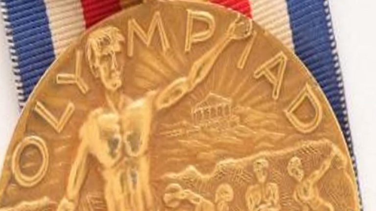 ABD’de düzenlenen ilk olimpiyatlardan kalma nadir altın madalya açık artırmaya çıkarıldı
