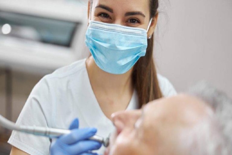 Diş Hekimleri İş Bırakıyor