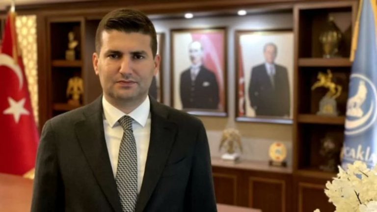 Ülkü Ocakları başkanından Ümit Özdağ paylaşımı: ‘İstihbarat fosili’, ‘kurdun yuvasına giren çakal’